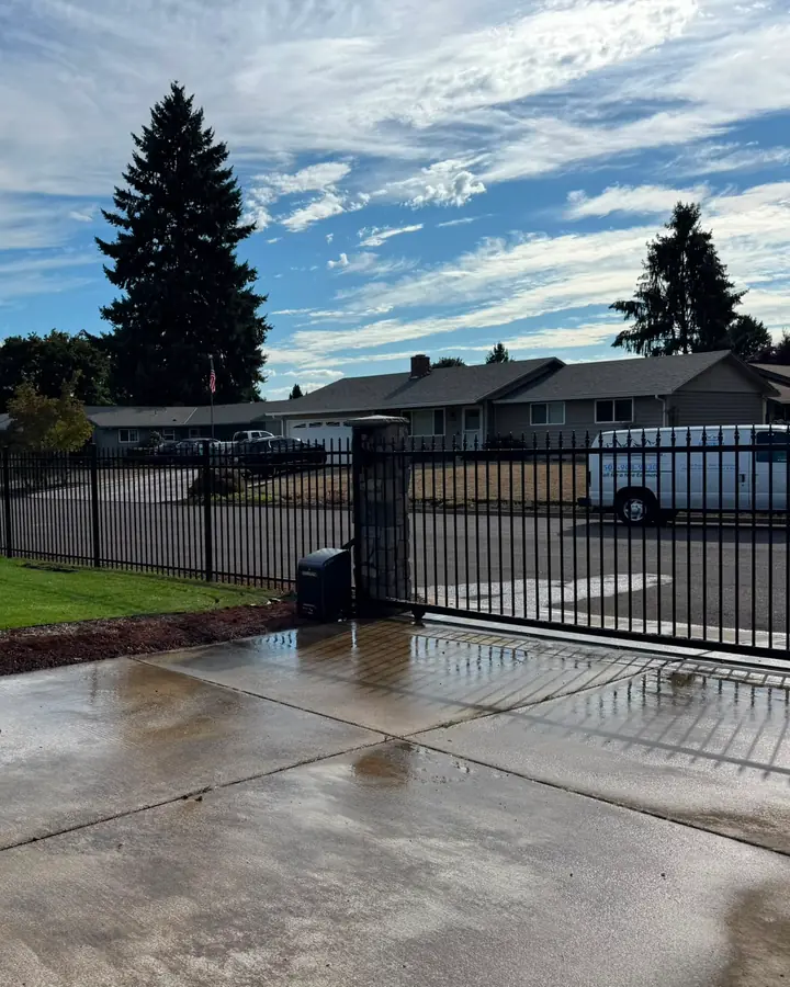 off track gate repair — Interstate Gate Repair